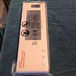 Lenovo 510 Wireless Combo Keyboard & Mouse - Black and White